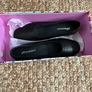 Jeffrey Campbell Black Flats Sleek Design